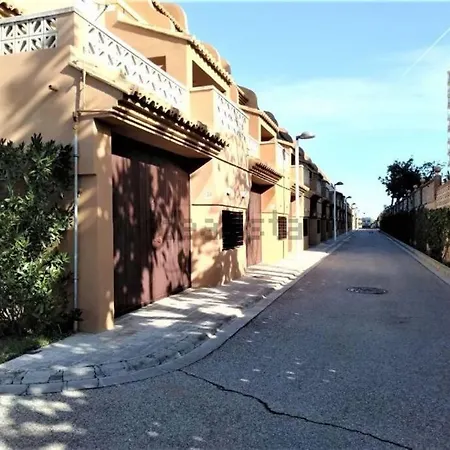 Casa vacanze Adosado En La Playa De El Perellonet Con Piscina, Pista Tenis *